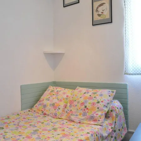 Appt 2 Pieces, Mezzanine, Piscine, Tennis - Saint Pierre La - Fr-1-229d-95